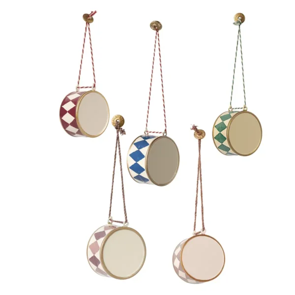 Juleornament Stor tromme fra Maileg - Et ornament fyldt med rytme, tradition og julens energiJuleornament Stor tromme fra Maileg - Et ornament fyldt med rytme, tradition og julens energi