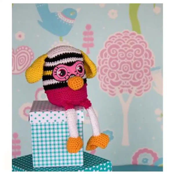 Hækleopskrift Candy Magazine 16 fra Svarta Fåret, Hækl de sjoveste figurer