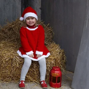 Strikkeopskrift strikket nissepige julekjole og nissehue