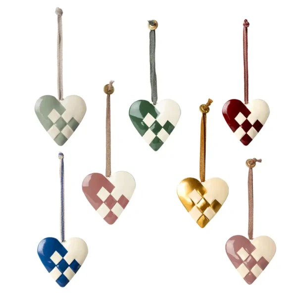 Juleornament Flettet Julehjerte fra Maileg - Et klassisk julehjerte med varme, nærvær og tradition