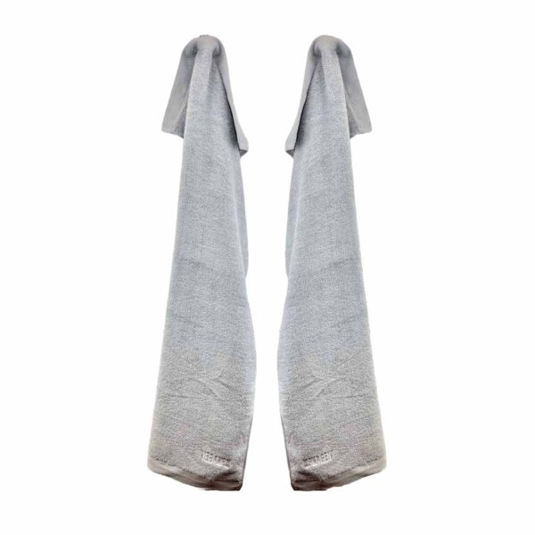 Personligt håndklæde lys grå med navn