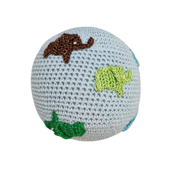 Hæklet bold til baby i lyseblå fra Smallstuff