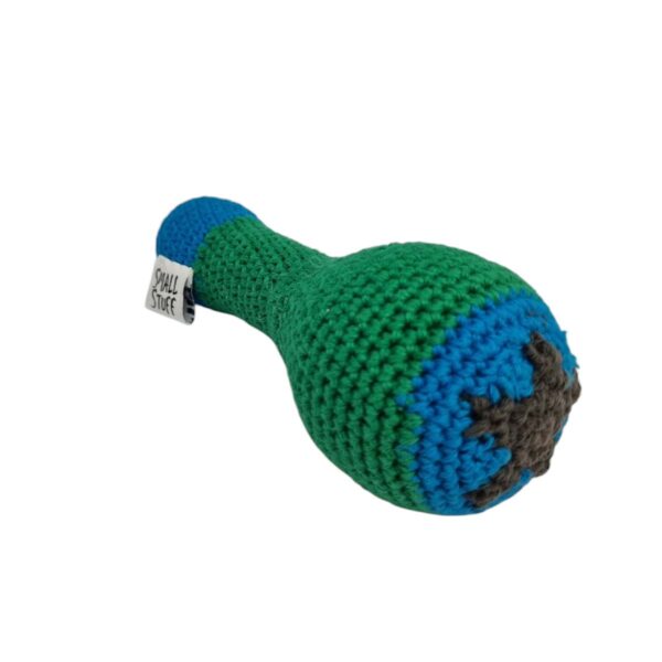 Maracas hæklet rangle fra Smallstuff i grøn