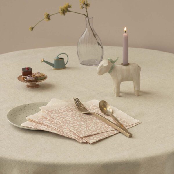 Maileg servietter med blomster i pudder – romantik og ro på bordet