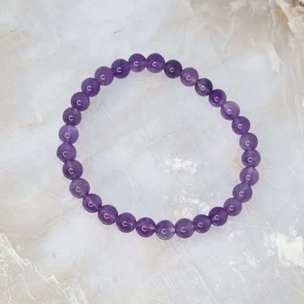 Ametyst krystal armbånd til ro og balance - Sød og kærlig gave til den gravide