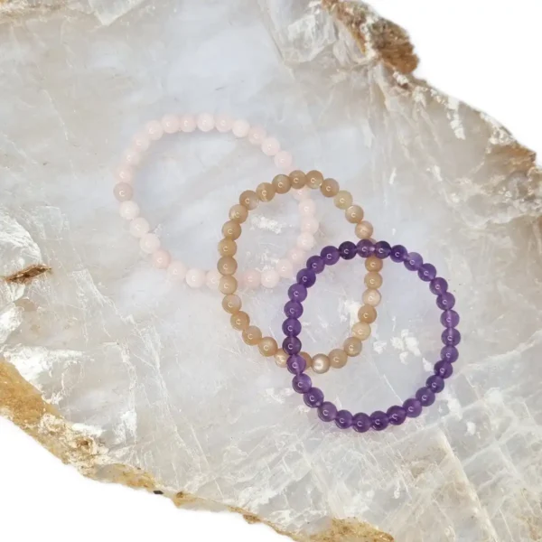Ametyst, fersken månesten og rosenkvarts krystal armbånd til ro og balance - Sød og kærlig gave til den gravide