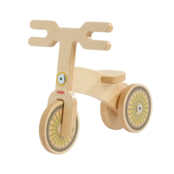 Dukke Annelie med balancecykel fra HABA – klar til eventyr på to hjul