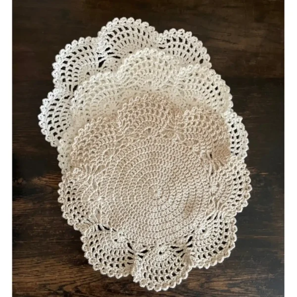 Hækleopskrift årets juleserviet 2021 fra Karen Klarbæk