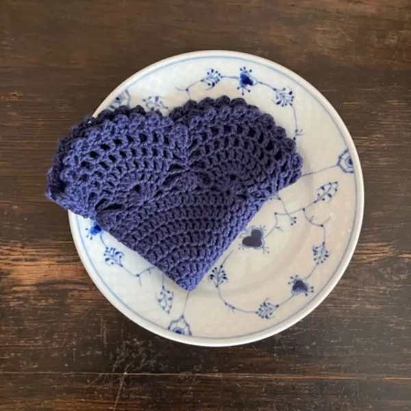 Hækleopskrift årets juleserviet 2021 fra Karen Klarbæk