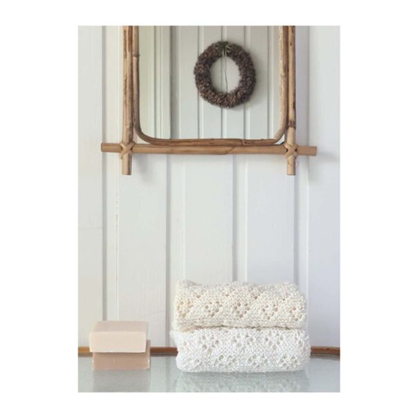 Strikkebog Retstrikkede hulmønstre af Karen Klarbæk og Vibeke Faurholt Jensen - En strikkebog for alle der elsker enkel strik