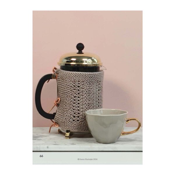 Strikkebog Retstrikkede hulmønstre af Karen Klarbæk og Vibeke Faurholt Jensen - En strikkebog for alle der elsker enkel strik