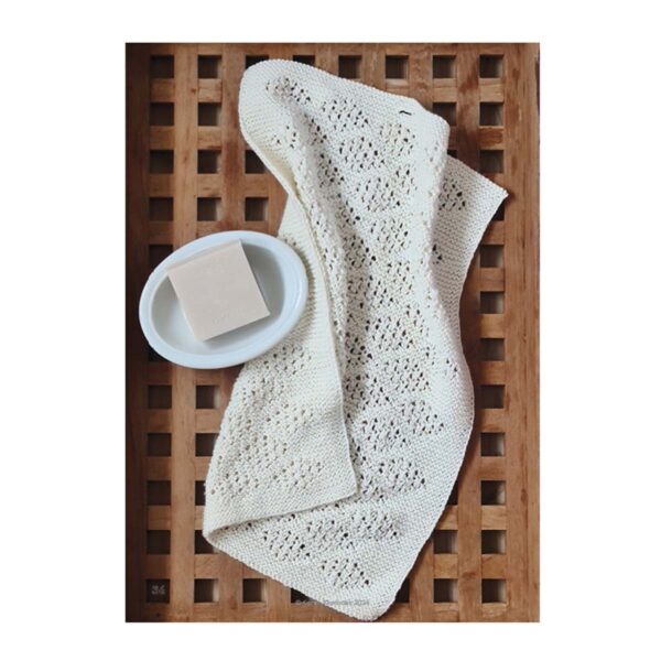 Strikkebog Retstrikkede hulmønstre af Karen Klarbæk og Vibeke Faurholt Jensen - En strikkebog for alle der elsker enkel strik