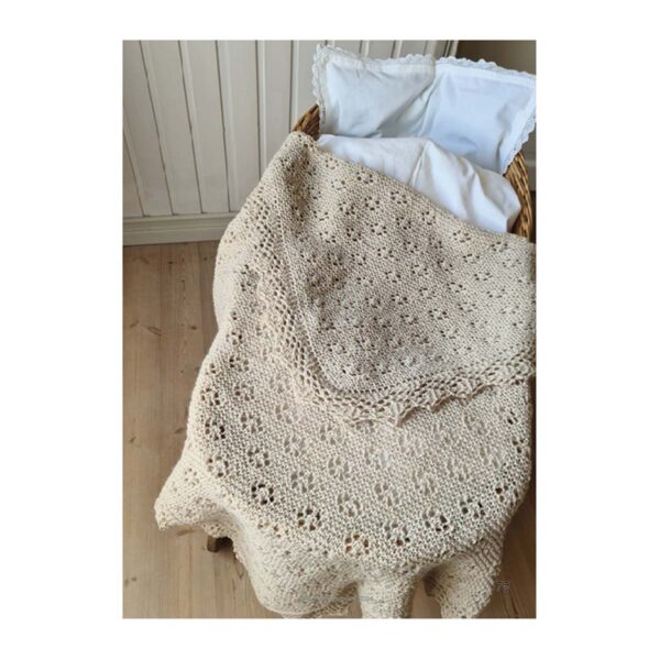 Strikkebog Retstrikkede hulmønstre af Karen Klarbæk og Vibeke Faurholt Jensen - En strikkebog for alle der elsker enkel strik