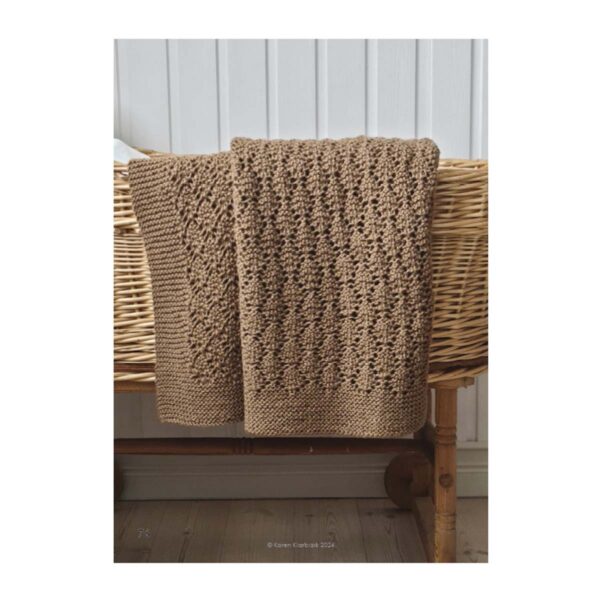 Strikkebog Retstrikkede hulmønstre af Karen Klarbæk og Vibeke Faurholt Jensen - En strikkebog for alle der elsker enkel strik