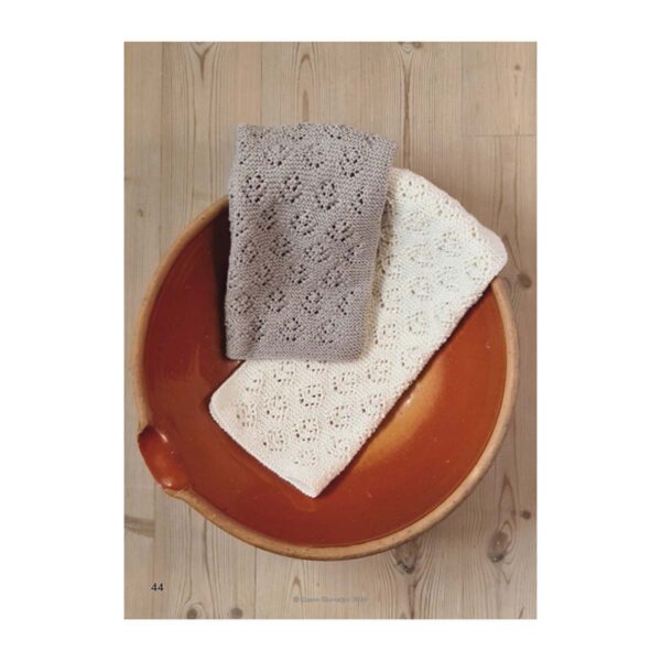 Strikkebog Retstrikkede hulmønstre af Karen Klarbæk og Vibeke Faurholt Jensen - En strikkebog for alle der elsker enkel strik