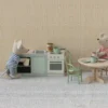 Maileg Køkkenbord til mus – Med køkken udstyr