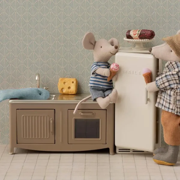 Maileg bedstefar mus lystfisker – dukkehus mus med aftageligt tøj