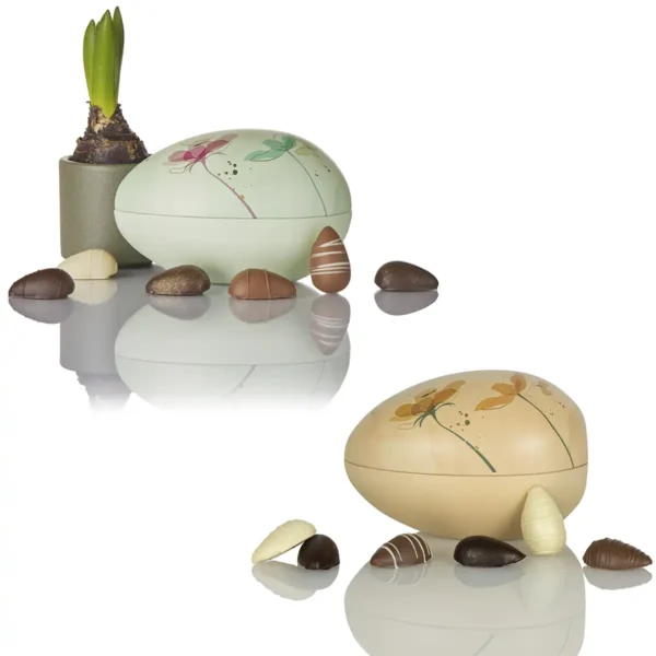 Metal påskeæg med blomster og mix af små marcipan æg fra Cocoture